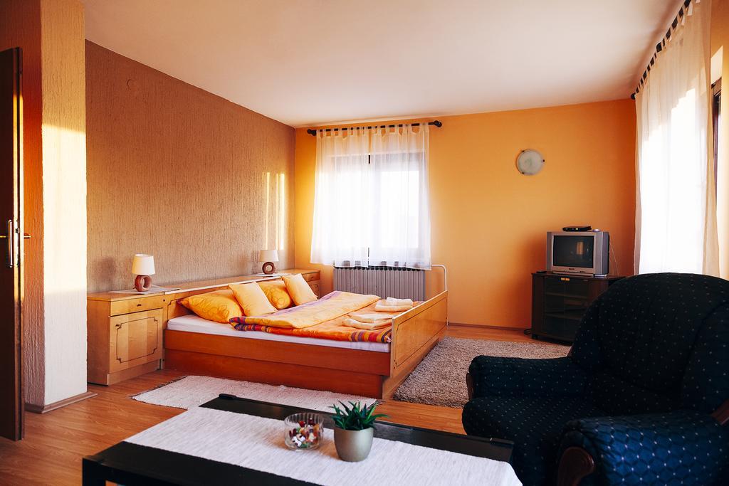 Apartmani Maraton Vukovar Chambre photo